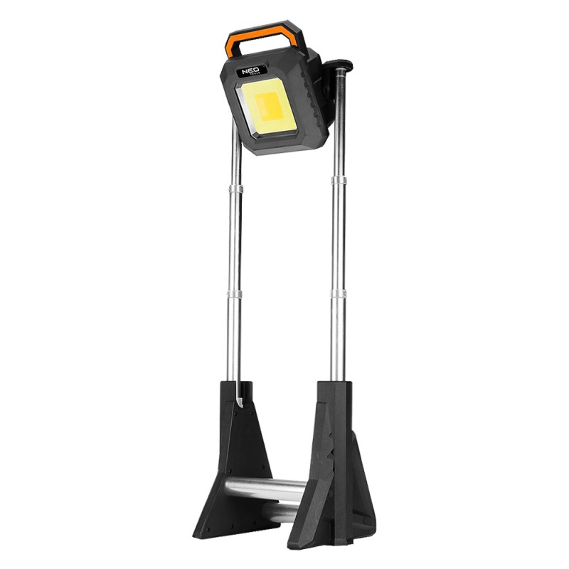 proiettore-led-telescopico-3000-lm-10000-mah